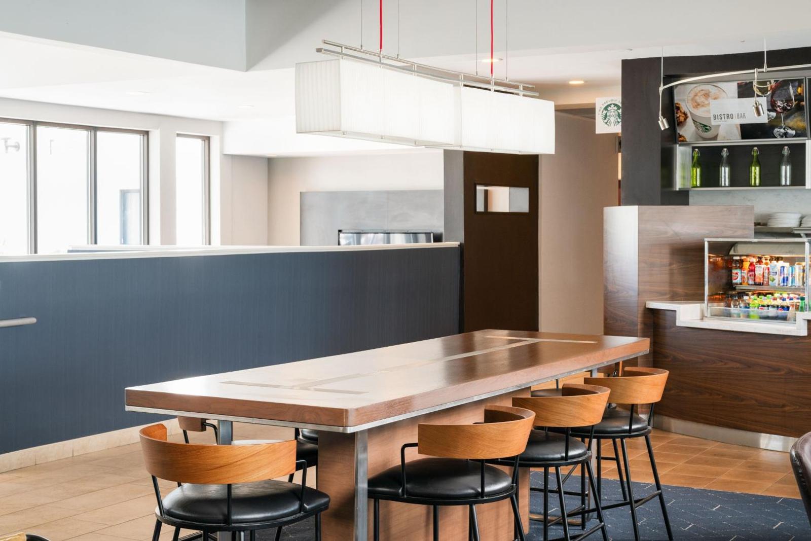 Courtyard Melbourne West Main image 1